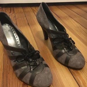 BCBG girls grey shoe/bootie/shoetie